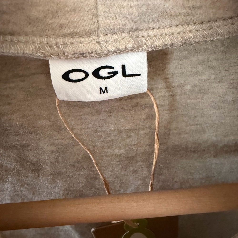 NWT OGL FuzzLuxe Turtleneck Split Hem Top Sleeveless Sweater Heather Morganite M - Picture 5 of 7